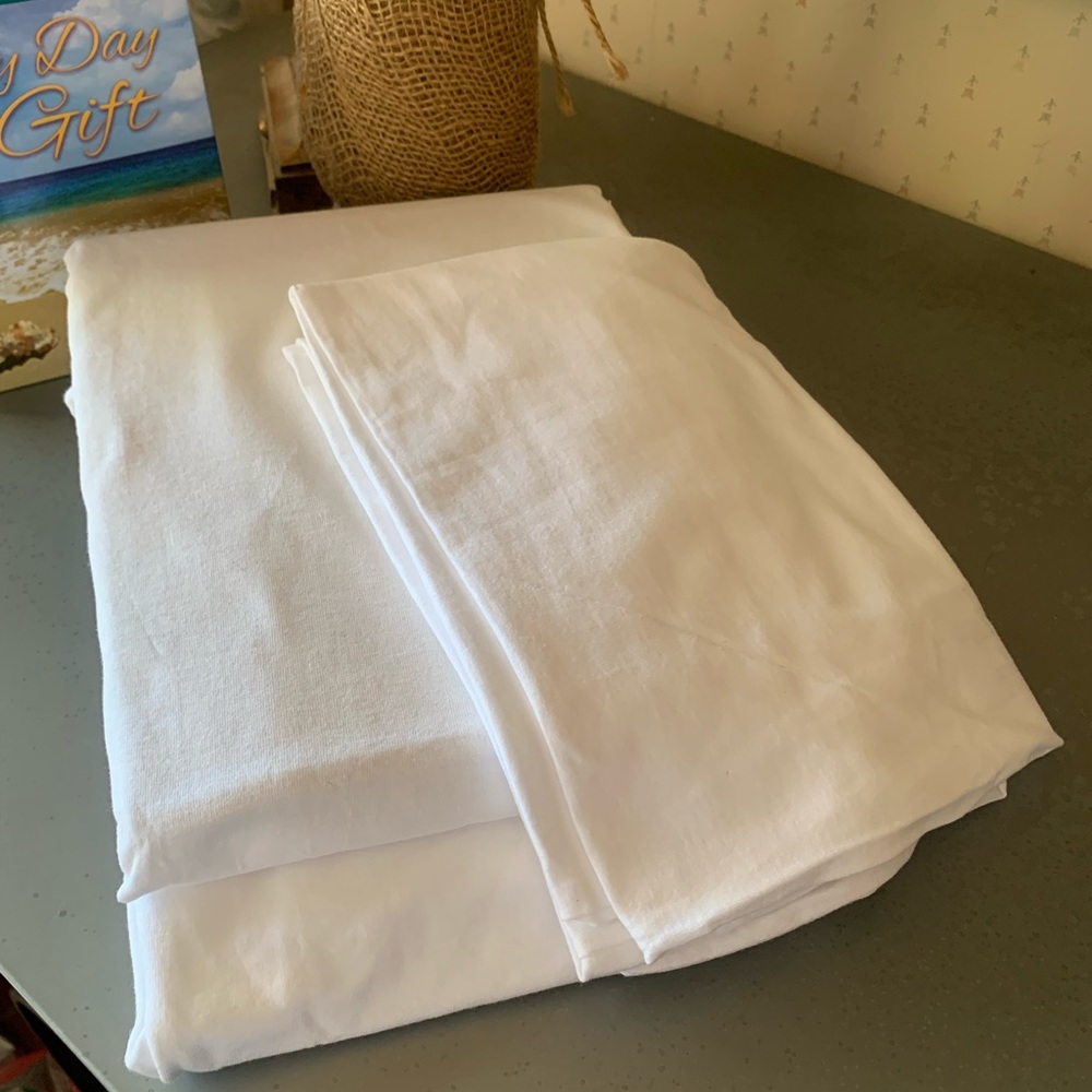 NEW XL TWIN flat sheet and 1 standard pillowcase, NEW never used. WHITE.